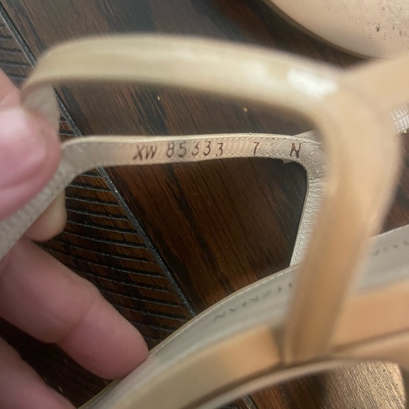 Stuart Weitzman Nude Heels - 7 - Picture 4 of 5